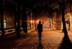 Quanto siamo al sicuro fuori casa? 7 donne su 10 hanno paura di uscire